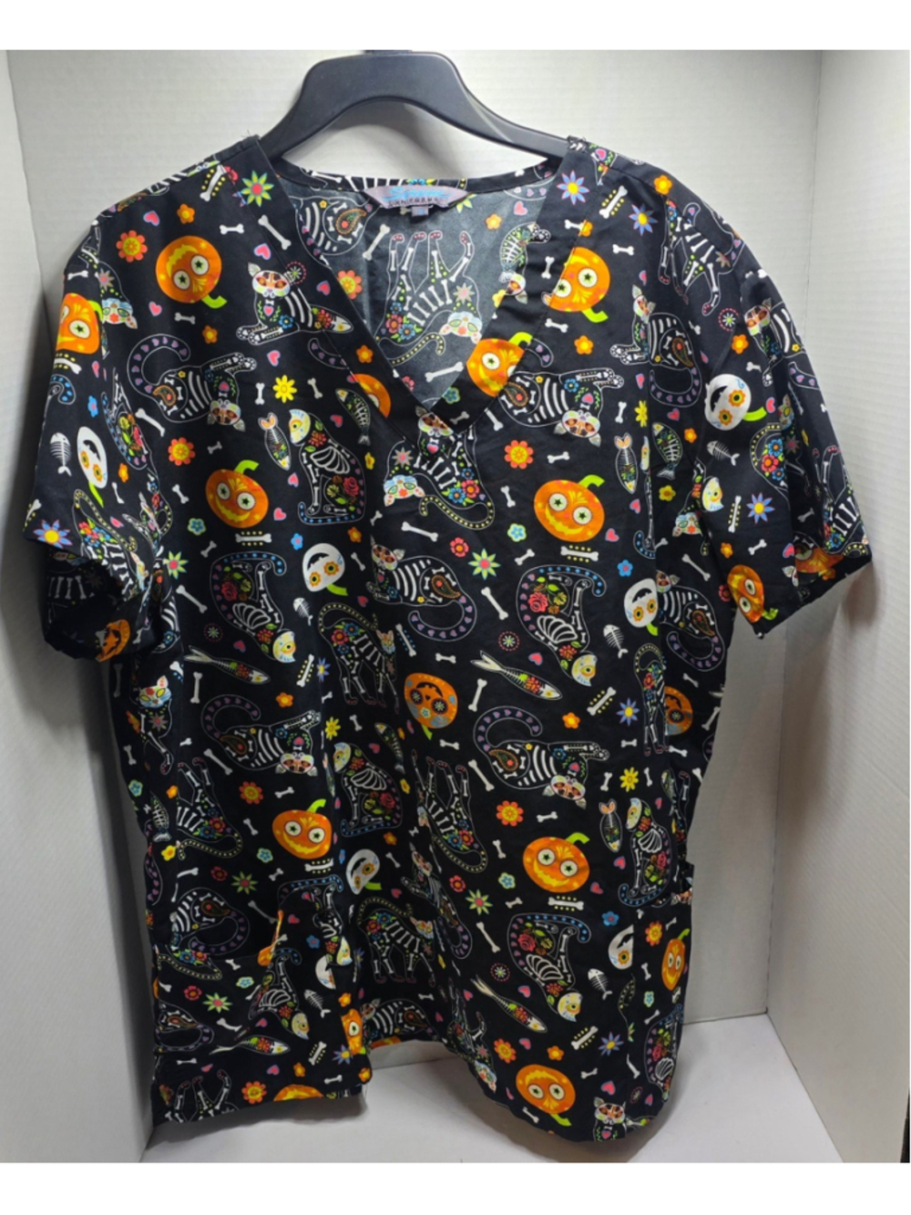 Serene women's scrub top 2XL Halloween